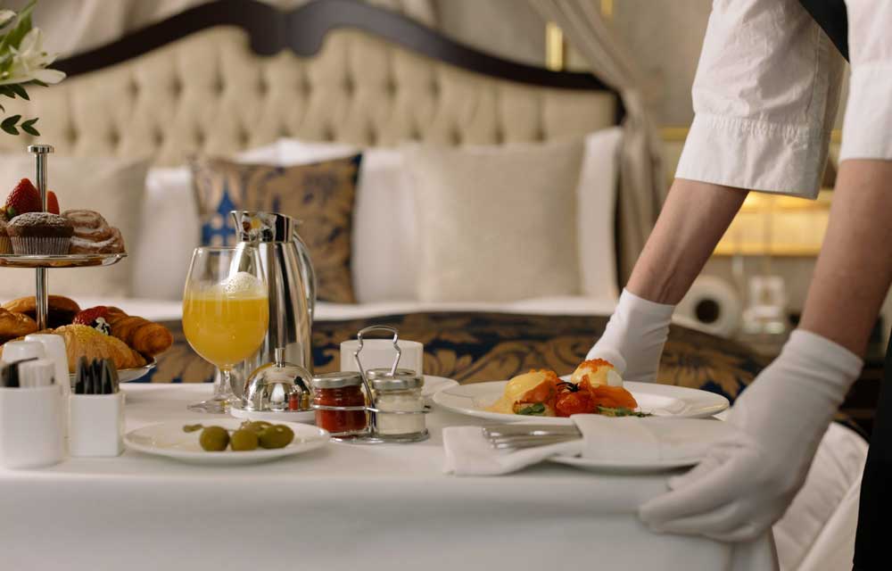 خدمات-غذا-هتل-hotel-room-service